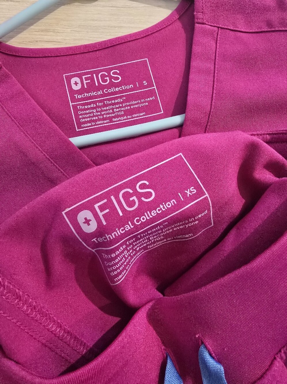 FIGS scrub Set - Picture 2 of 2